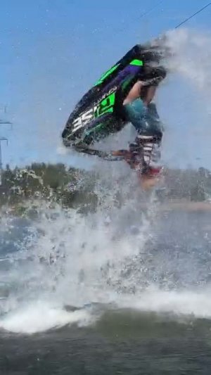 Тренер нашей команды - Алексей Кривошеин