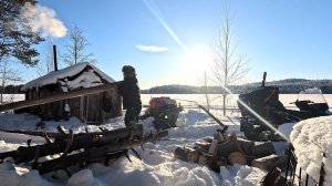 ИЗБА ДЕДА НА ОСТРОВЕ. ДОБЫЛ МАТЕРИАЛ ДЛЯ СТРОИТЕЛЬСТВА. ПРОВЕРИЛ САМОЛОВКИ. ПОЙМАЛ ЩУКУ НА ЖЕРЛИЦЫ.