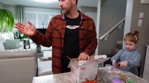 ЧТО МЫ ЗАКАЗАЛИ НА АМАЗОН_ 🤔 Странный набор-  детям, яйцеварка и ремонт.(Happy Family in CANADA)