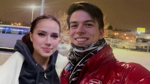 Алина Загитова, Анна Щербакова и Пётр Гуменник финал «Ледникового периода». Юра Борисов «Гамлет».