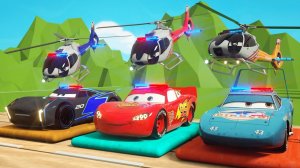 Изучаем цвета с Молнией Маккуином и грузовиком Макк — вертолет, перевозящий автомобили Маккуина