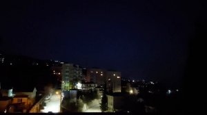 Ночь укрыла землю тихо...