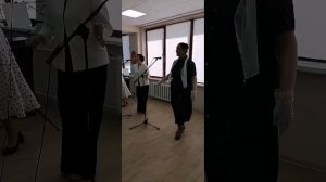 Ну что тебя так тянет танцевать( я на подпевке и подтанцовке)