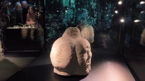 Четырёхликая голова из Франции и Свантевит из Рюген.