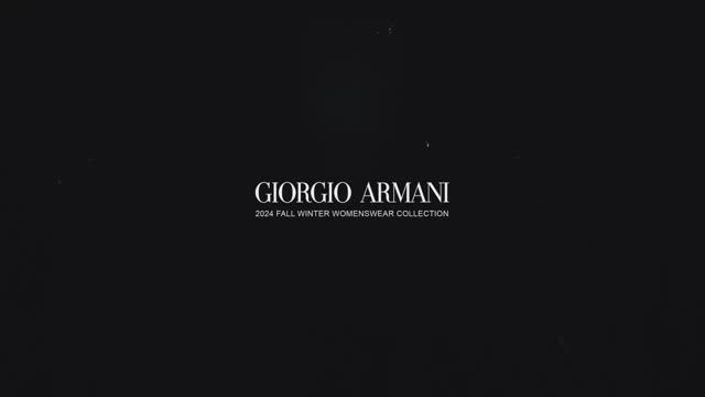 Показ женской коллекции Giorgio Armani осень-зима 2024-2025