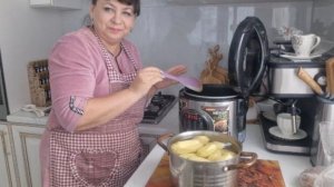 В ожидании мужа. Готовлю картошку с грибами как из печи. Все пошло не по плану. Сею томаты.