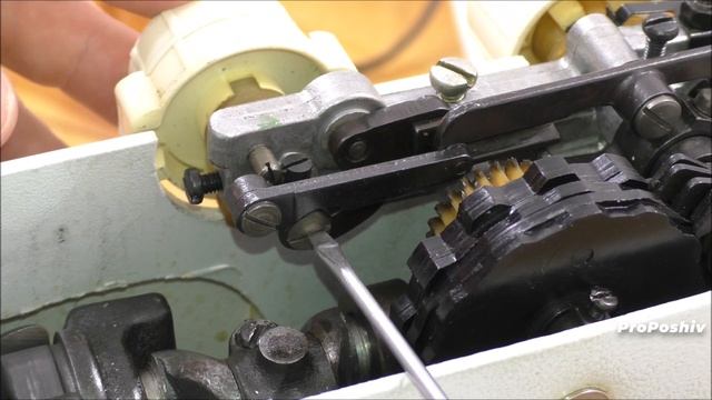 Чайка 142 м. Самопроизвольно вращается регулятор ширины зигзага | ProPoshiv