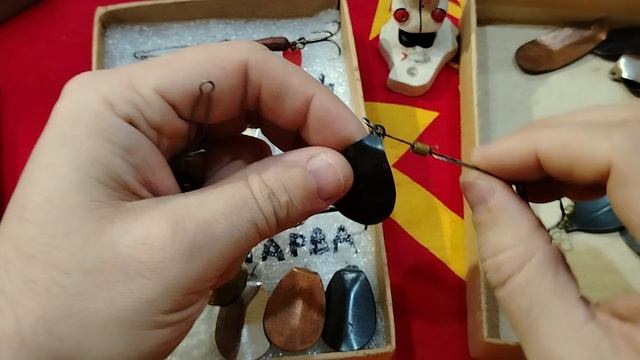 ИНТЕРЕСНЫЙ НАБОР БЛЕСЕН ИЛЬМЕНЬ ИЗ СССР СО СМЕННЫМИ ЛЕПЕСТКАМИ. НОСТАЛЬГИЯ ПО СНАСТЯМ СССР. смотреть онлайн