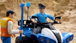 Бригада полицейских машин планирует расставить ловушки, чтобы поймать динозавров, разрушивших фе