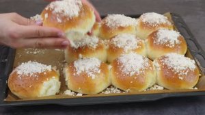 Бесподобно сдобное тесто, необычайно мягкое и долго не черствеет.