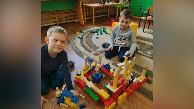 Поздравление от воспитателя выпускникам.