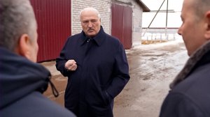Лукашенко потребовал, чтобы промышленность помогла поднять сельское хозяйство
