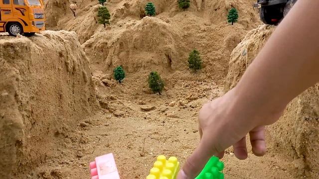 Игрушки для строительство мостов. Полицейская машина, грузовик, Каток, Экскаватор