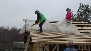 НА ДАЧЕ. КАК ПРАВИЛЬНО И ПРОСТО ПОКРЫТЬ КРЫШУ ШИФЕРОМ.