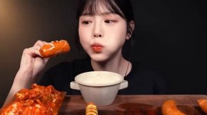 Мукбанг сосиски, колбаски Еда на камеру