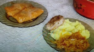 Голубцы и тушёная капуста в одной кастрюле.  Два блюда быстро и вкусно.