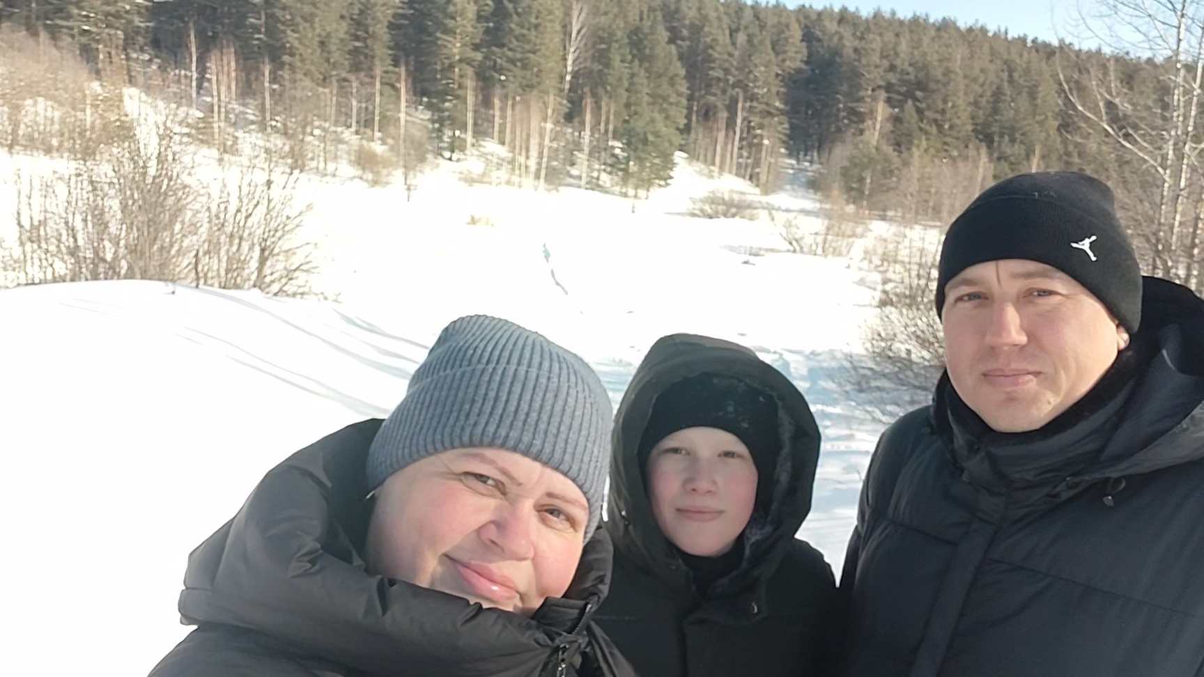 Лёгкий и вкусный салатик/ Гуляем в лесу/ Подарочек к 8 Марта/ смотреть онлайн