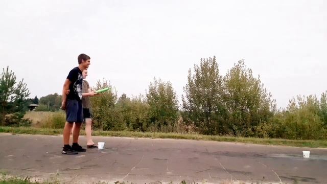 стреляем водным пистолетом ЧАСТЬ 9