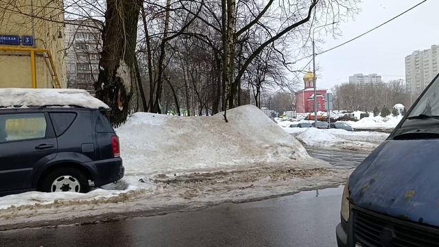 На площадке Бирюлёво началась установка ограждения смотреть онлайн