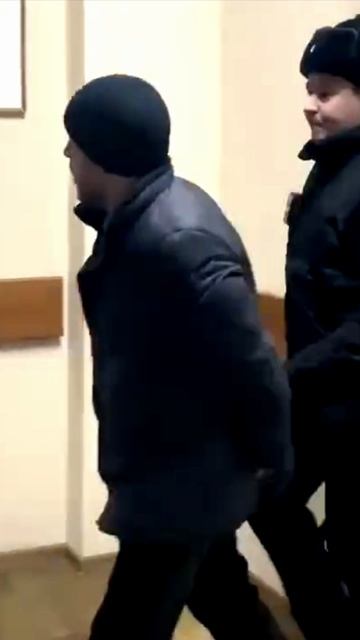 Суд Омска заключил под стражу обвиняемого в совершении тяжкого преступления до 26 марта 2026  года