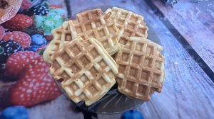 Что готовлю в выходной день?Домашний йогурт и венские вафли.