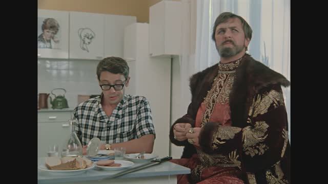 Хоромы то тесные! Фрагменты из фильма ″Иван Васильевич меняет профессию″. 1973 г.
