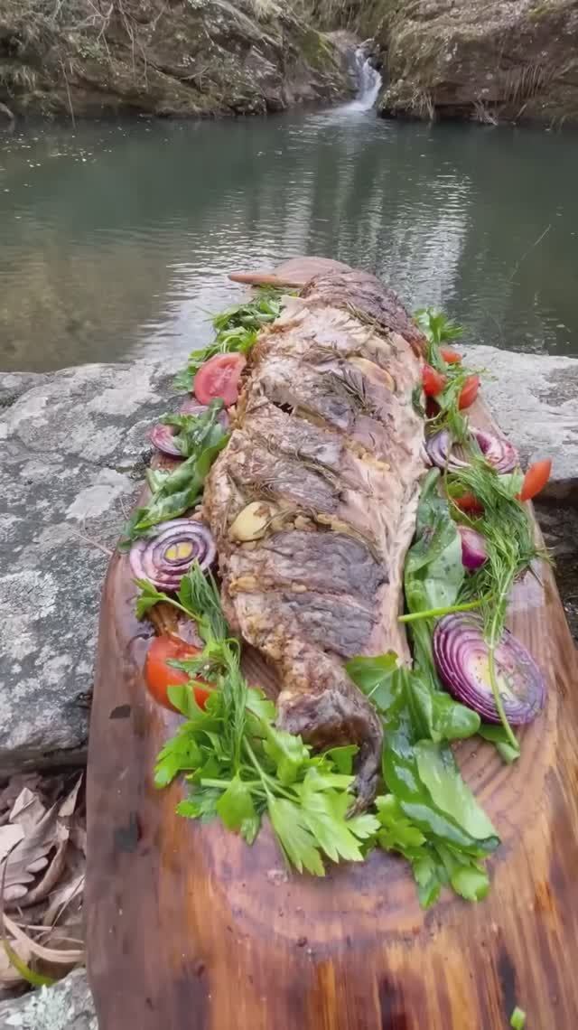 Приготовление сазана в грязи - Приготовление рыбы в примитивной грязи 🐟