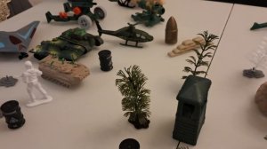 Игра в солдатики. Игрушки. Играем в игрушки! Играем в солдатики. Войнушка. Детям. Артём и Папа