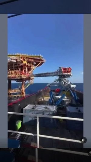 Забор персонала с морской нефтяной платформы