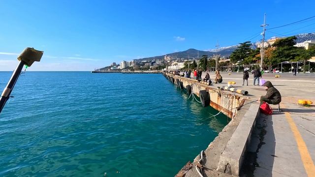 На улице нет машин .Еду на рыбалку а там борода Ялта смотреть онлайн