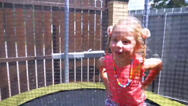 Настя и волшебная страна тролей ⧸ Nastya pretend play in the magic countr смотреть онлайн