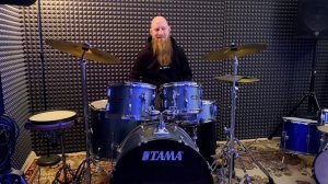 Игра на барабанах. Кукла колдуна