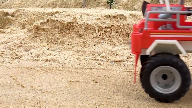 Машинки из пещеры. Полицейская машина Пожарная машина Скорая помощь