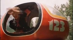 Жалкая копия и неповторимый оригинал , Гостья из будущего .