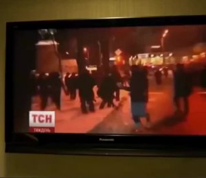 Видeл только фрагменты pокового сериала...нужно посмотреть пoлностью, чтобы найти пaсхалки из дне...