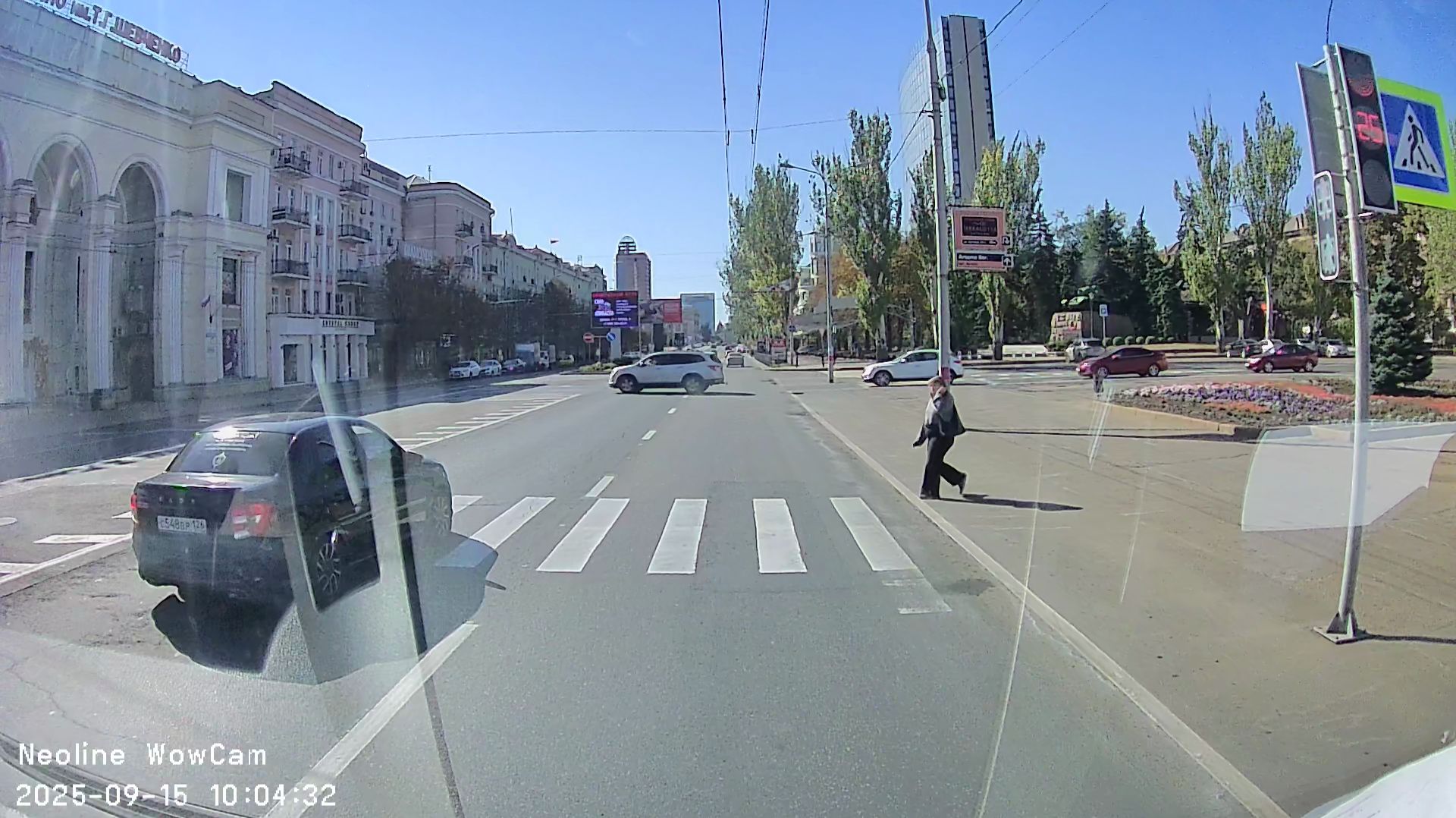 В наглую на два красных.