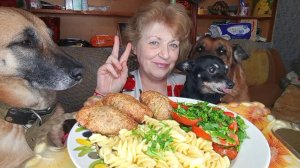 Мукбанг ОТМЕННЫЕ ГРЕЧАНИКИ! Собакены Готовы за Меня всё СЪЕСТЬ!