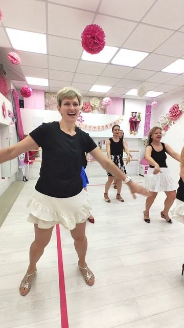 Огонь в каждом шаге♥️♥️♥️/ движ112
#движ112  #танцую #dance #Suéltame
#dvizh112 #ChristinaAguilera