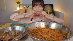 Мукбанг 4 кг лапши + отбивные  Еда на камеру