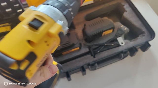 шуруповерт зверь с озона DeWalt