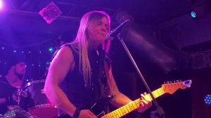 Антон Андриевский - Будем жить (live)