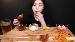 Мукбанг хрустящий фритюр  Еда на камеру