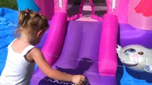 Замок Принцессы Диснея - КЛАССНЫЙ БАТУТ для девочек ⧸ Dis