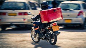 Крупные штрафы для служб доставки за некачественные продукты ввели в Армении