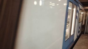 электропоезд 81-765 Москва 2019 прибывает на станцию Щукинская