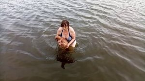 Алёна купает Ринго