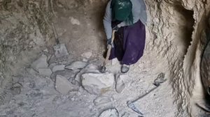 220.Строительство зимнего убежища: неудержимое путешествие Марьям в горах