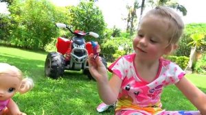 Детская машинка и Игрушки в подарок от Мишки [get.gt]