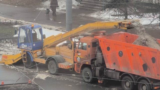 Уборка снега в г. Санкт-Петербург [Грейдер, МТЗ-82, снегоуборочная машина, КамаЗы, Scania]