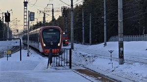 так и не обогнал. ЭГЭ2Тв-008 Иволга и ЭП2К с поездом 120 Москва–Саранск | Есенинская